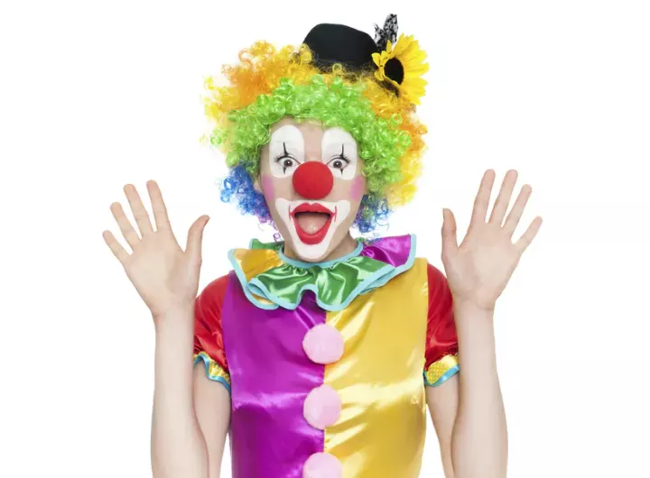 Woman clown – Keeping kids entertained and the boredom at bay